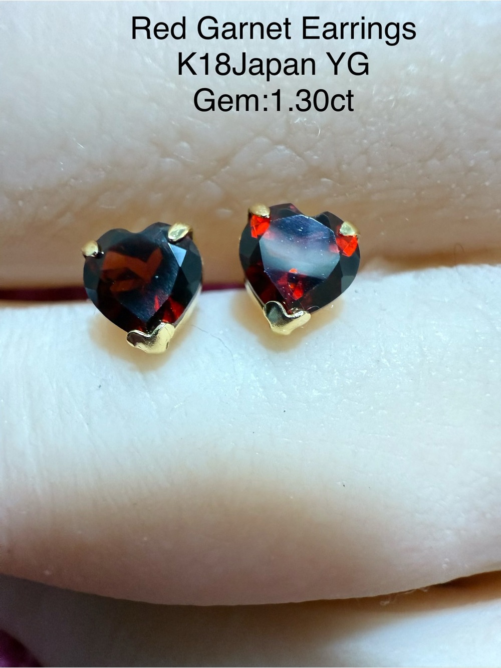 Red Garnet Heart Stud Earrings in 18K Yellow Gold - 1.30 ct